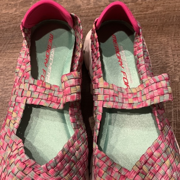 NEW Skechers Woven Mary Janes Slip on Sneaker shoe with memory foam, Pink Sz 7.5 - Picture 5 of 9